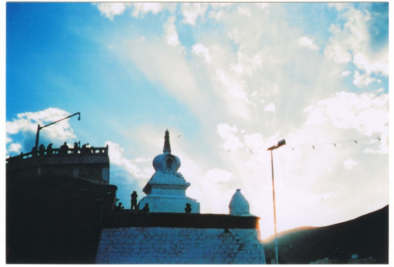 西藏拉薩-純淨的天空-菲林中文-独立胶片摄影门户！