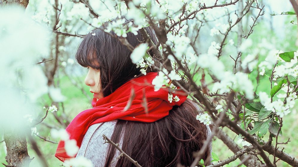 把春天留在嘴里 @李家理子-菲林中文-独立胶片摄影门户！